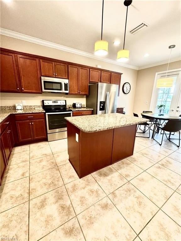 6421 Liberty St - Photo 5 of 32