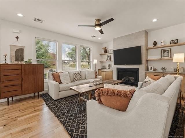 521 S 1st St - Photo 5 of 42