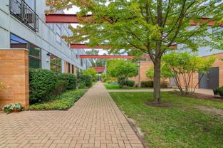 2100 Greenwood St - Photo 1 of 1