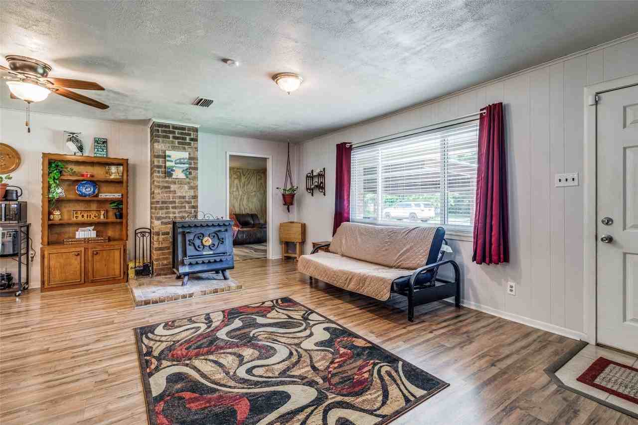 809 Beech St - Photo 3 of 36