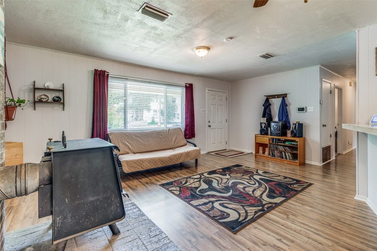 809 Beech St - Photo 4 of 36