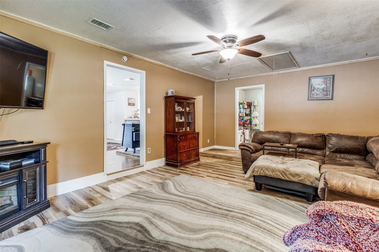 809 Beech St - Photo 7 of 36