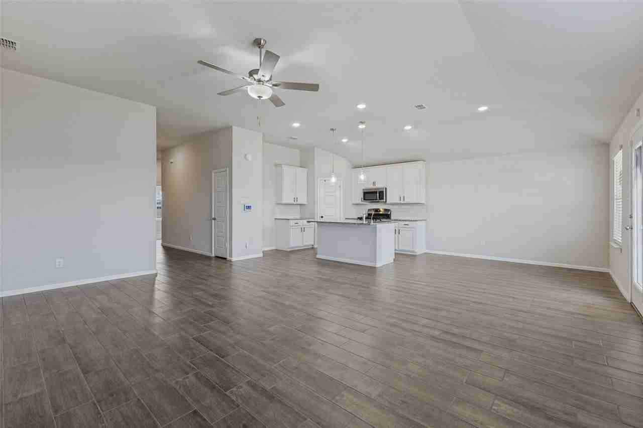 5400 Agalinis Ave - Photo 5 of 25