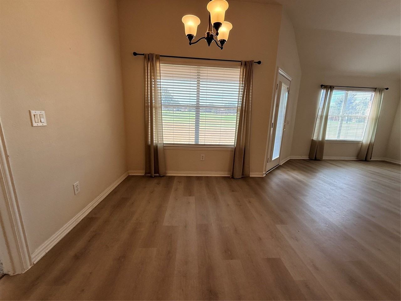 1308 Shinnecock Ct - Photo 5 of 22