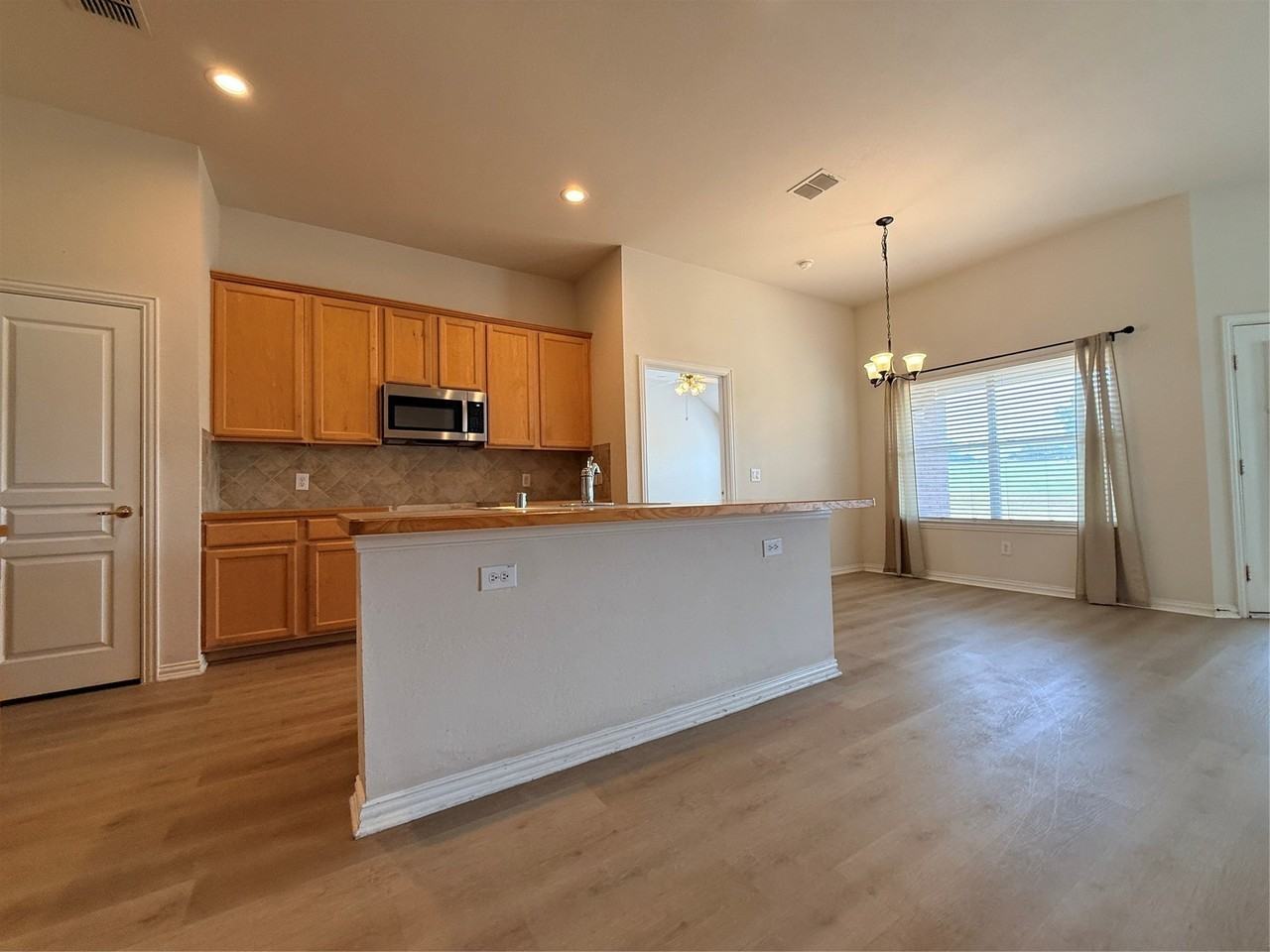 1308 Shinnecock Ct - Photo 6 of 22