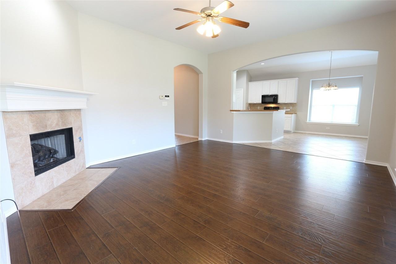 1534 Steamboat Trl - Photo 4 of 18