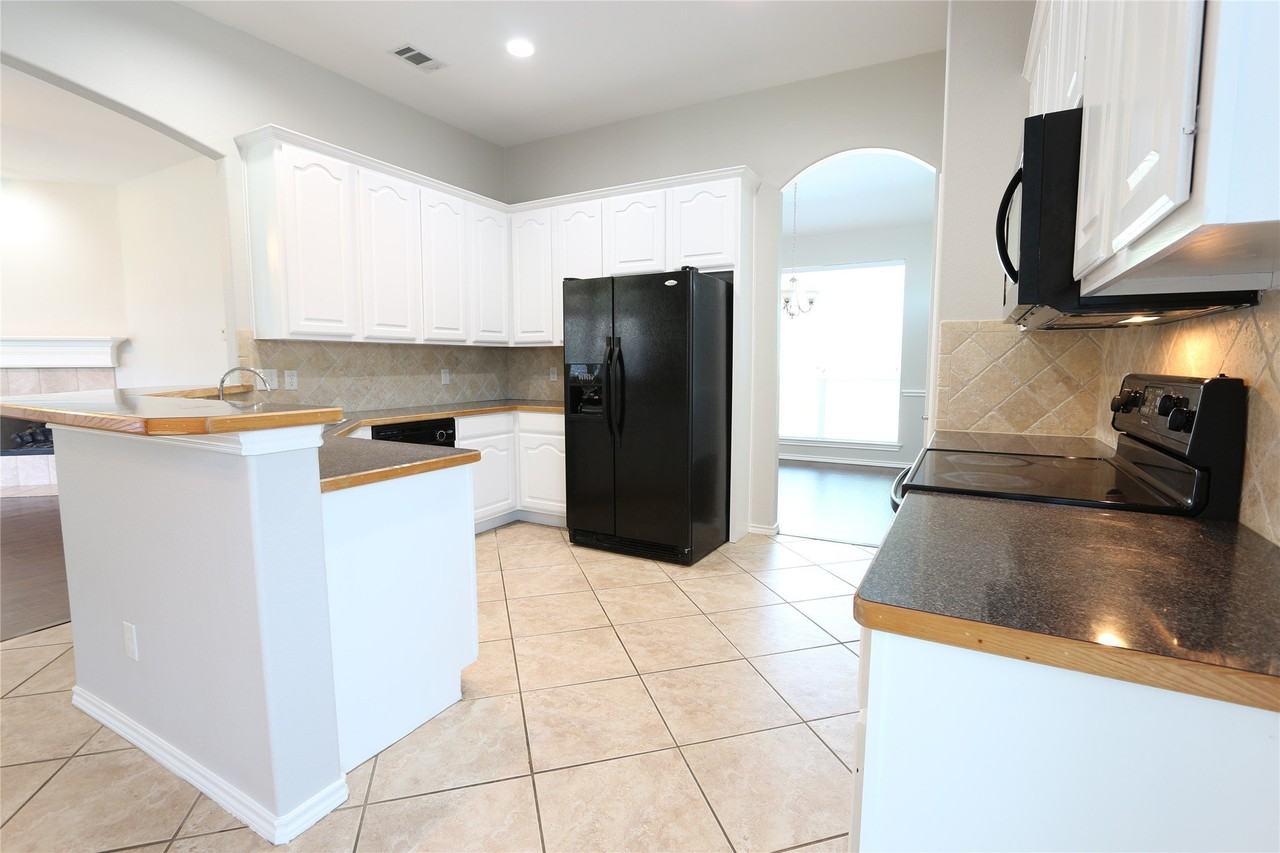 1534 Steamboat Trl - Photo 5 of 18