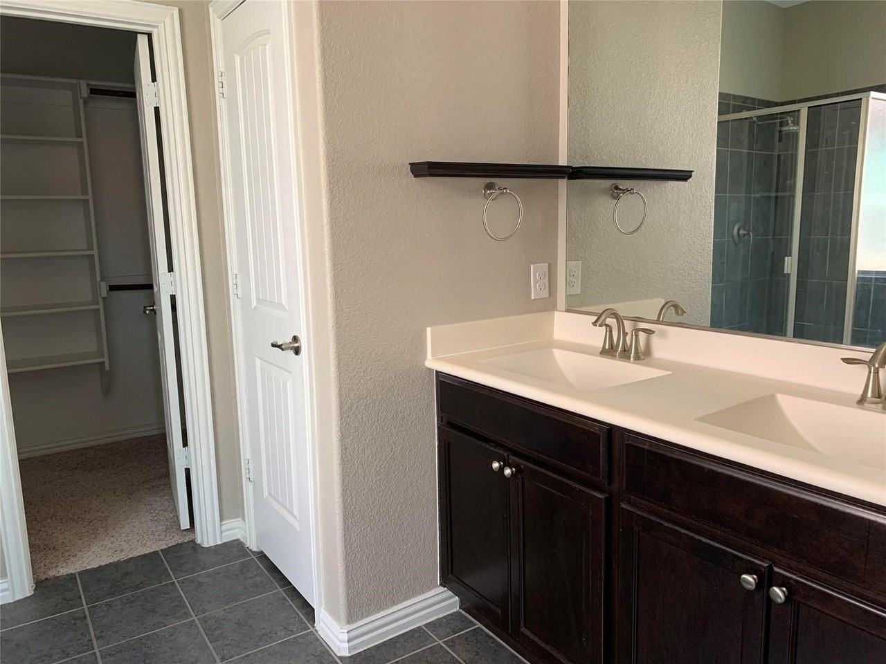 15909 Crosslake Ct - Photo 5 of 15