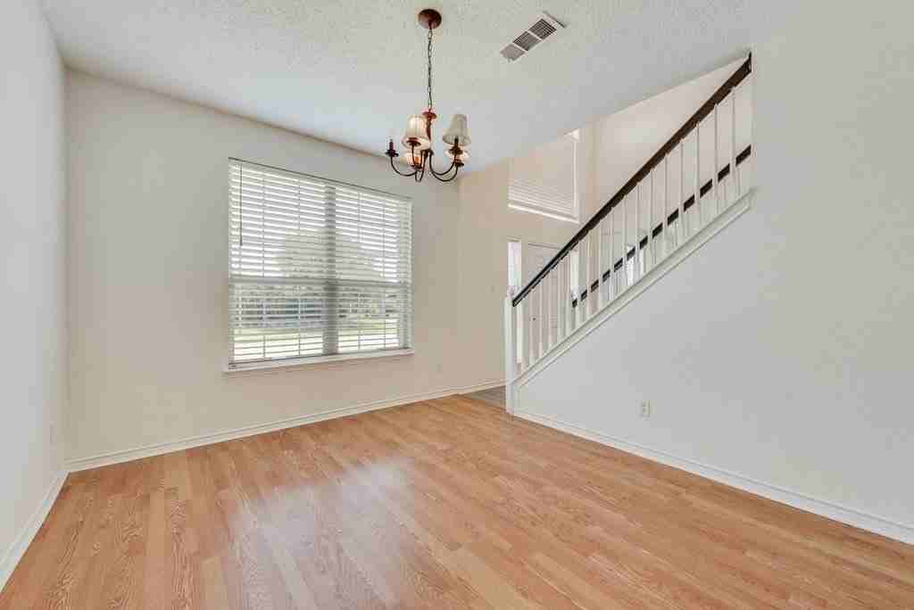 1414 Berkley Rd - Photo 4 of 19
