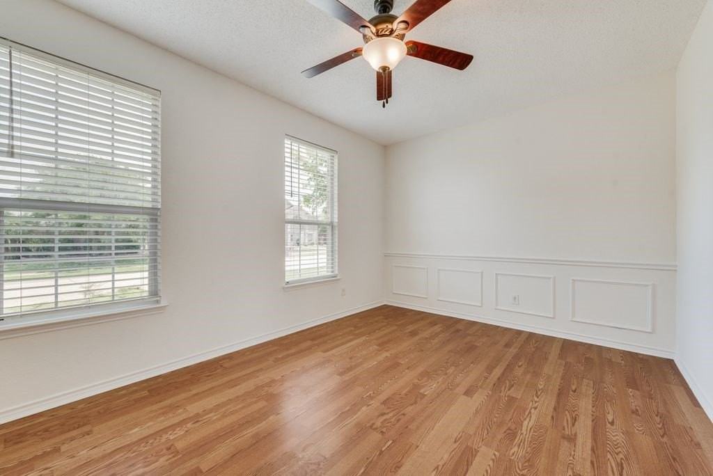 1414 Berkley Rd - Photo 5 of 19