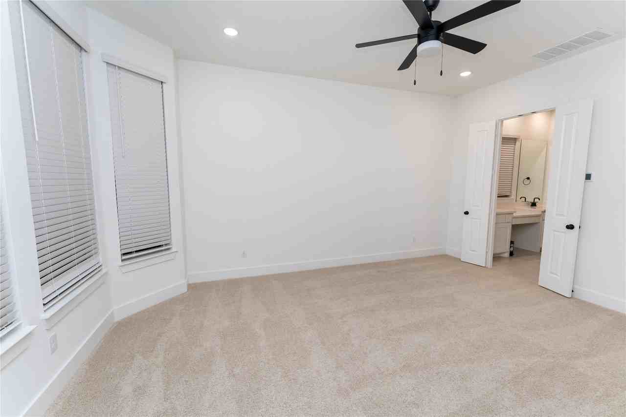 2429 Plumeria Ln - Photo 3 of 16