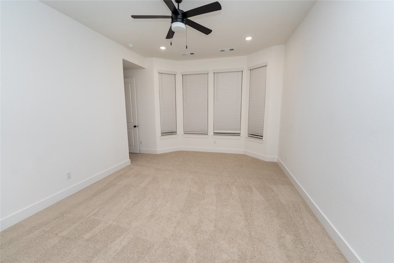 2429 Plumeria Ln - Photo 6 of 16