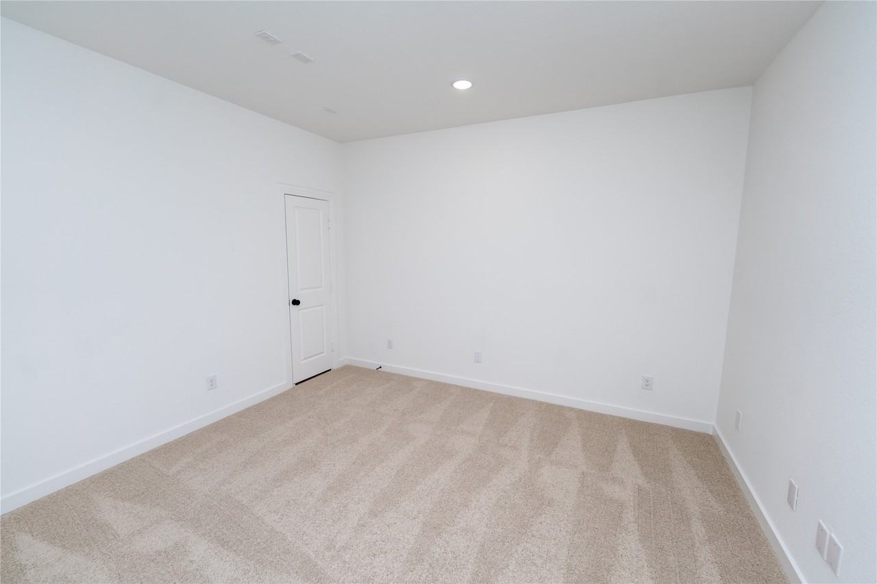 2429 Plumeria Ln - Photo 7 of 16