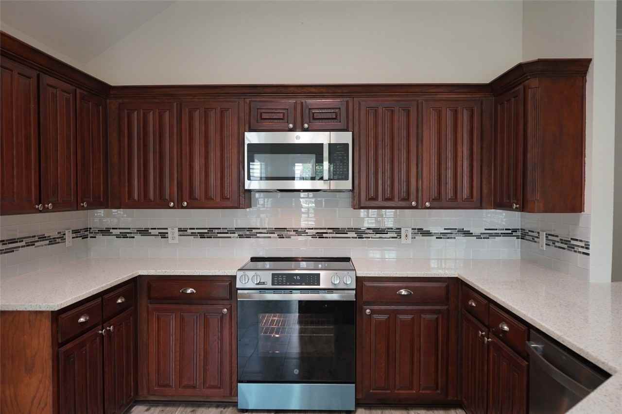 6729 Lucas Ln - Photo 2 of 34