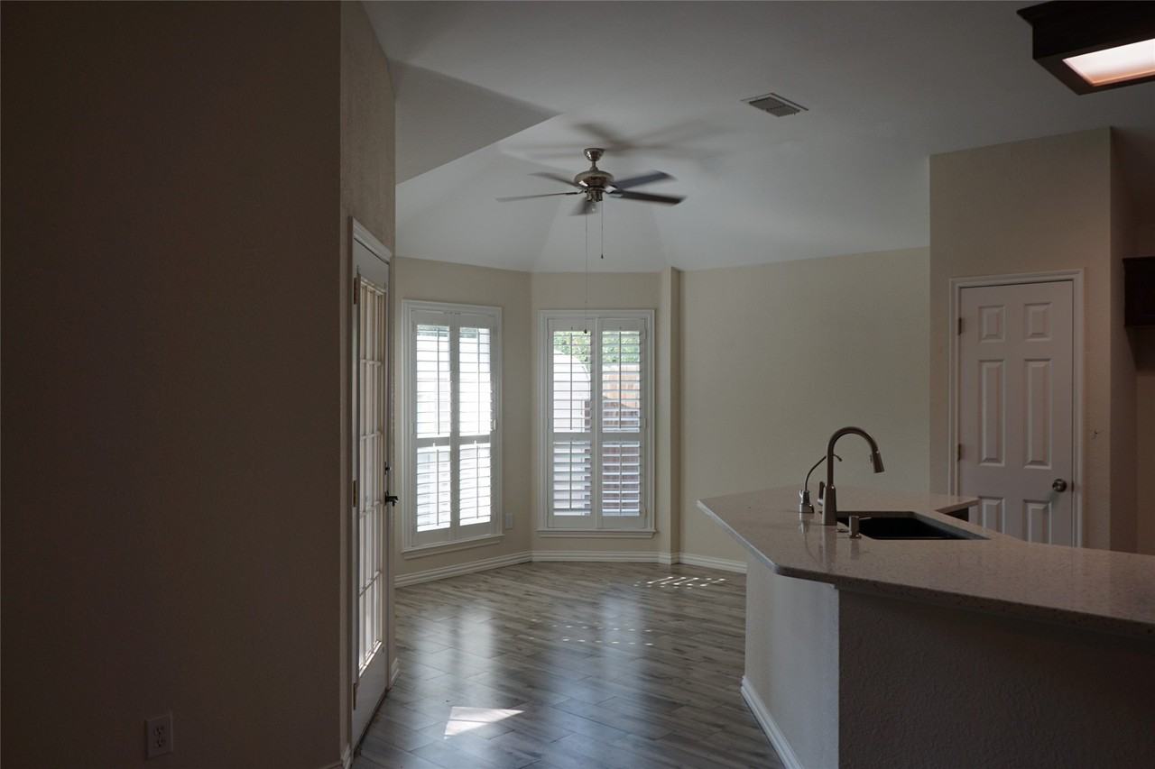 6729 Lucas Ln - Photo 6 of 34