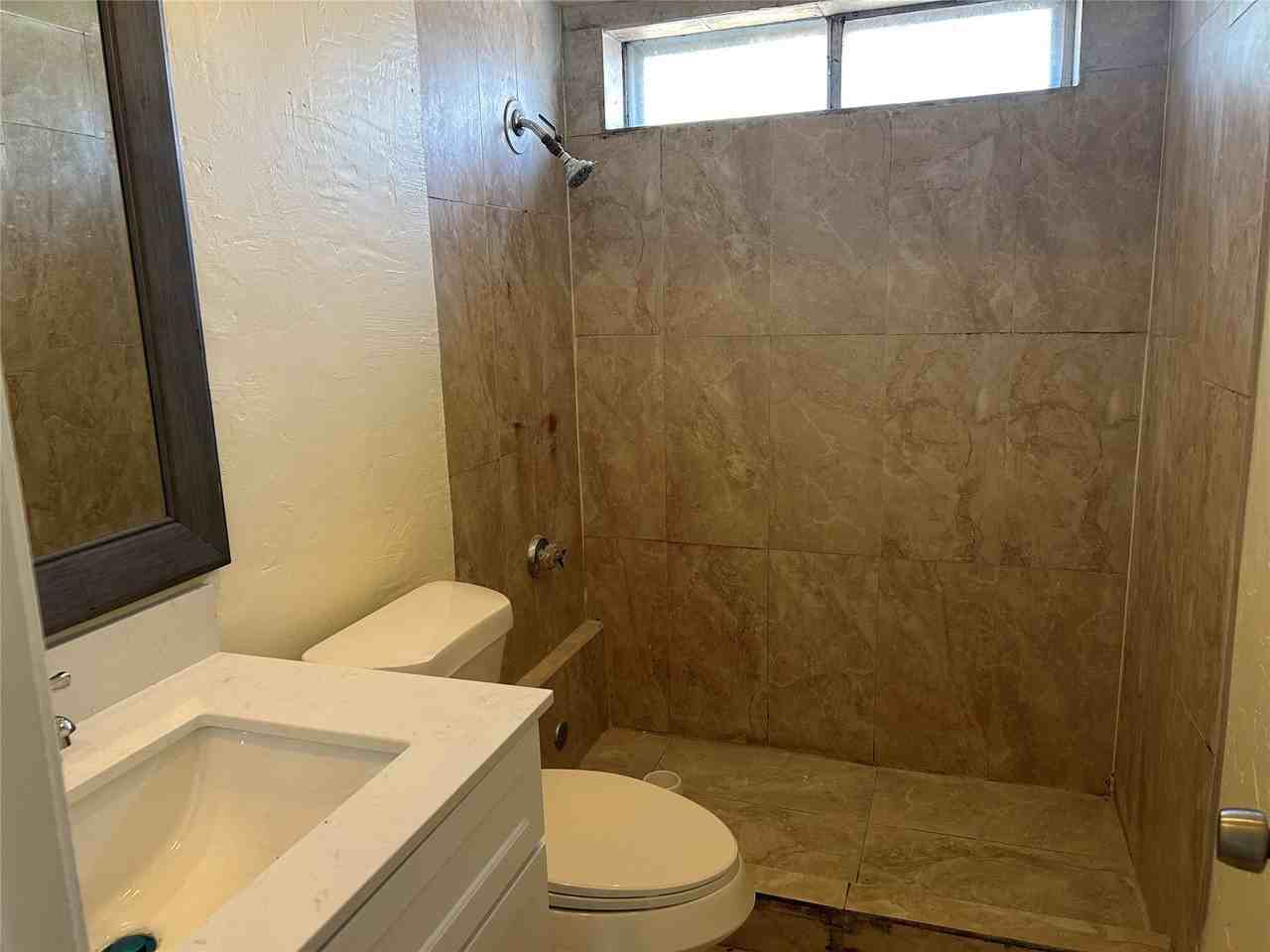 2302 Phoenix Dr - Photo 6 of 13