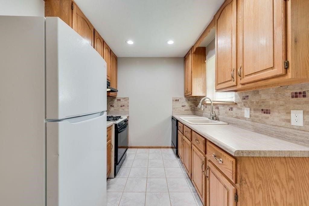 6536 Wakefield Rd - Photo 6 of 20