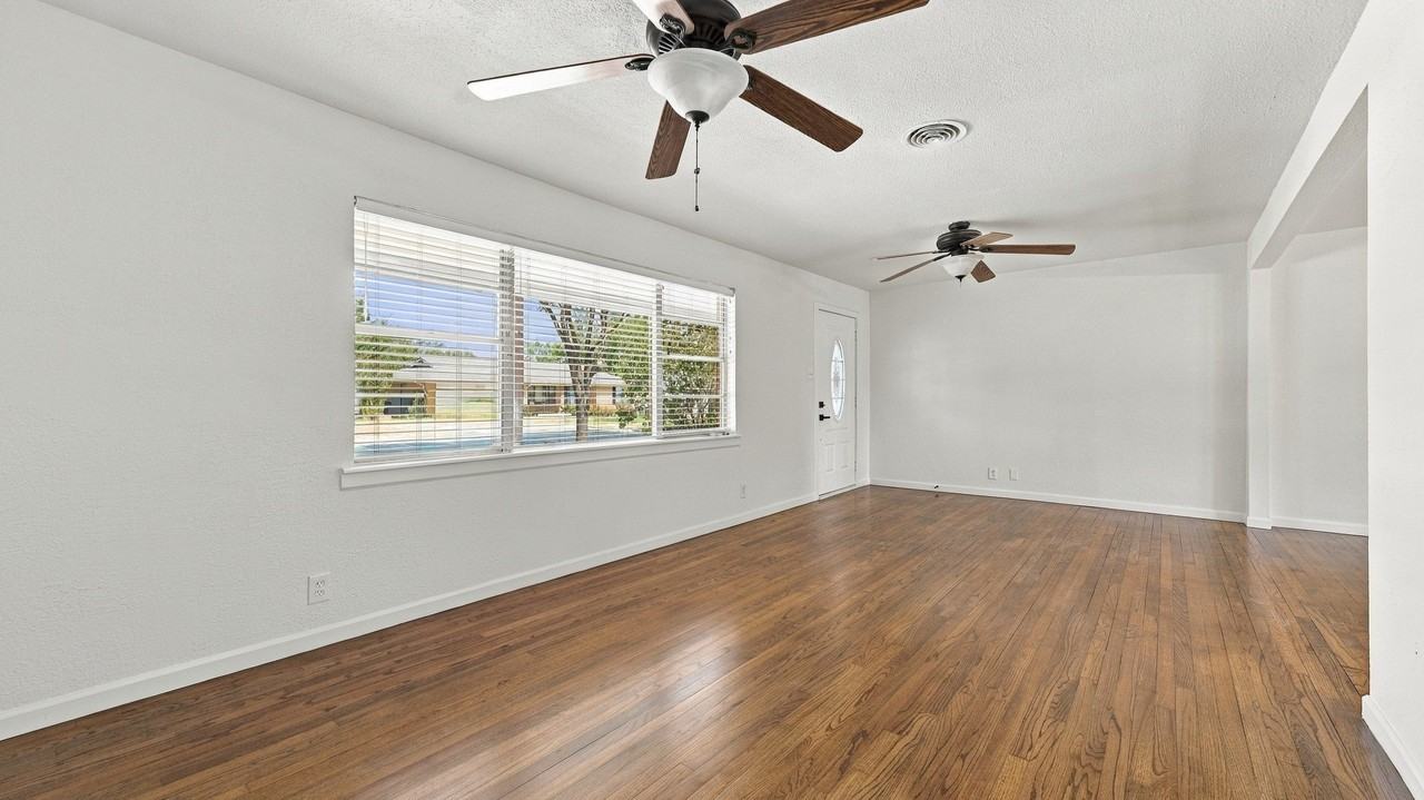 5412 Palmer Dr - Photo 5 of 39
