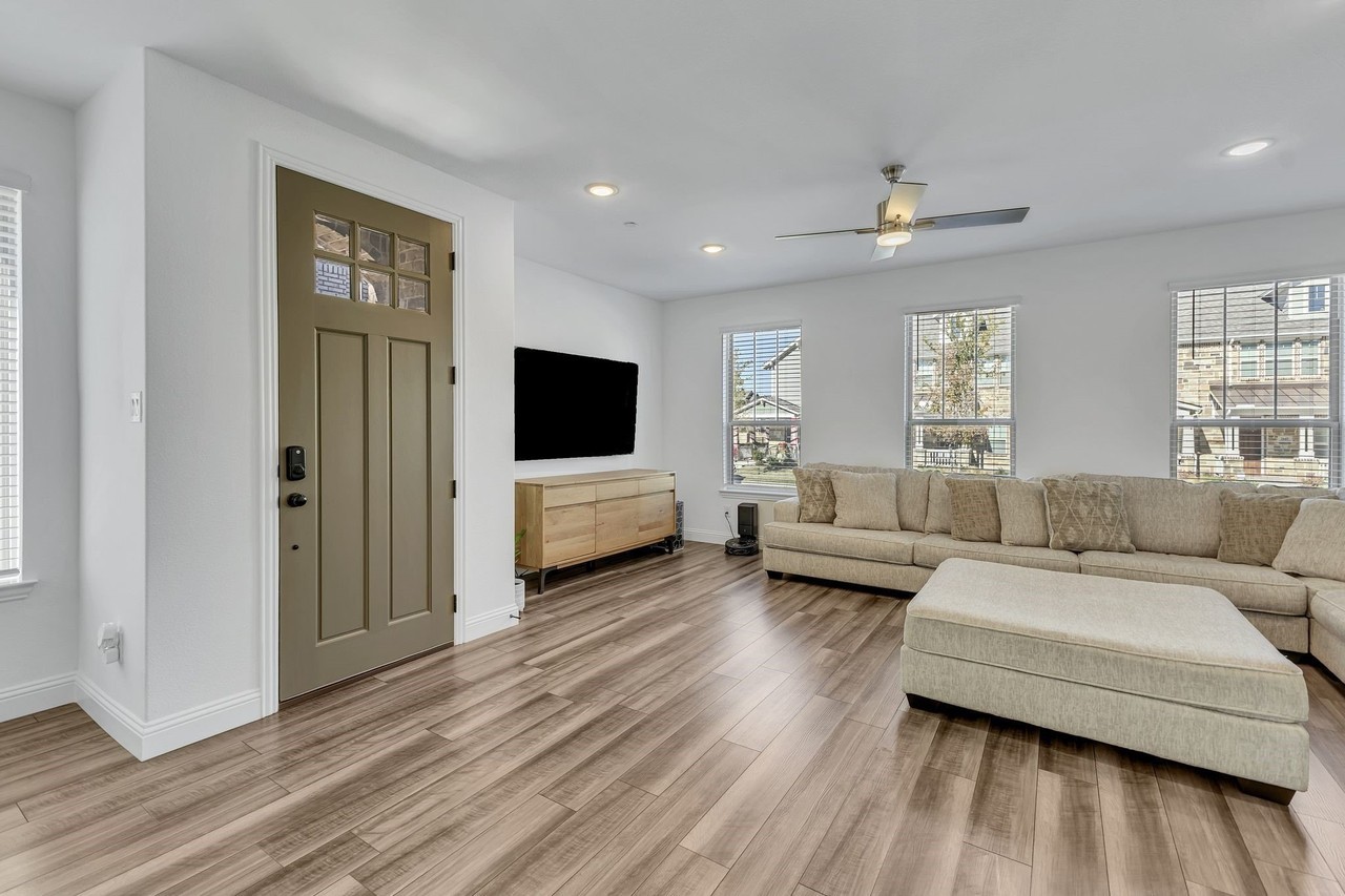 2654 Settlers Pl - Photo 4 of 26