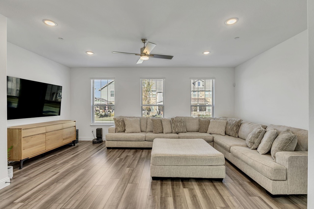 2654 Settlers Pl - Photo 5 of 26