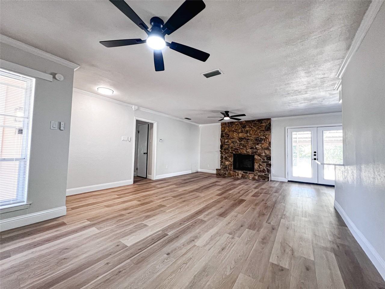 8945 Flicker Ln - Photo 3 of 26