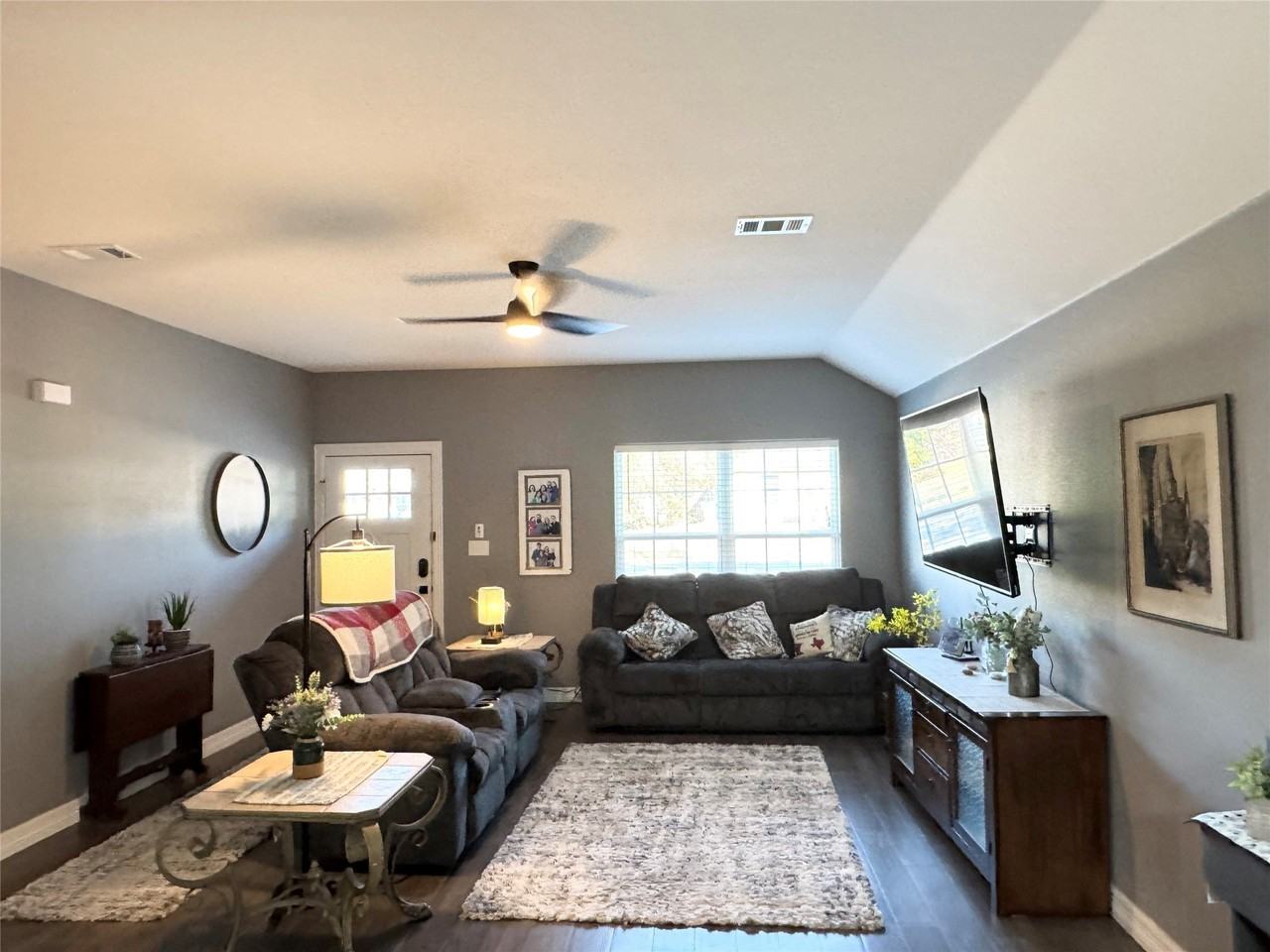 617 N Jordan St - Photo 2 of 16