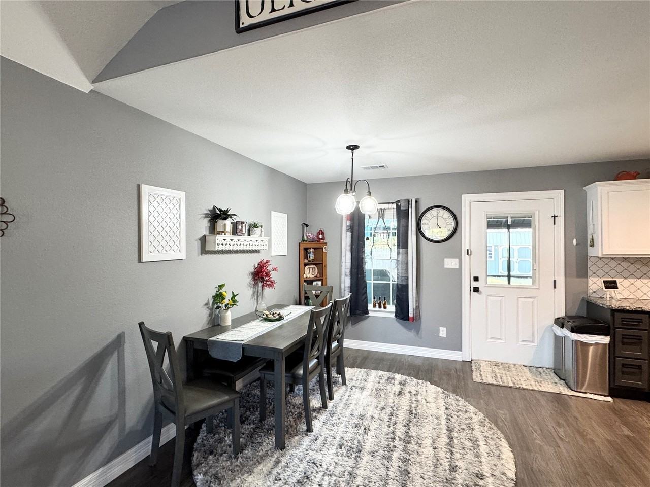 617 N Jordan St - Photo 4 of 16