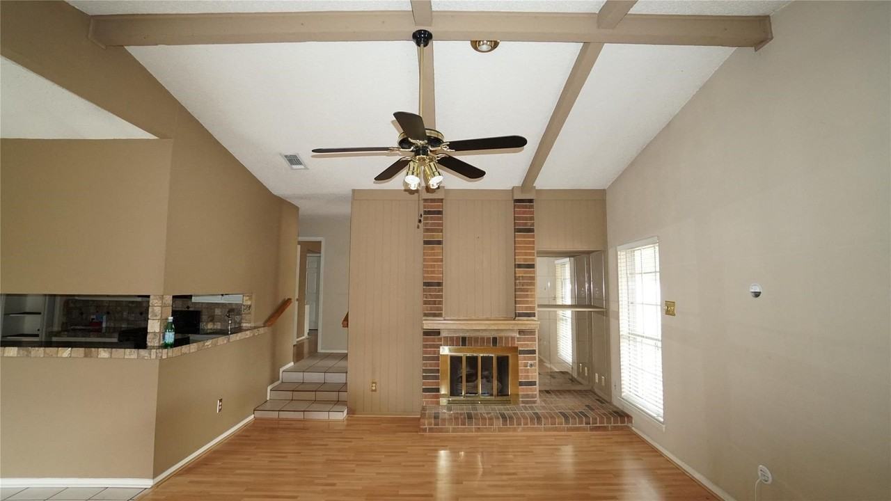 5308 Colony Hill Rd - Photo 2 of 32