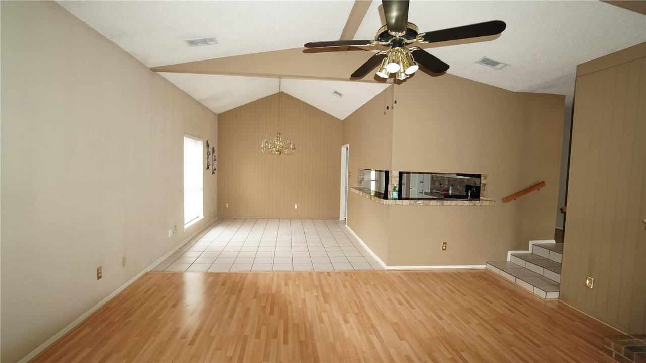 5308 Colony Hill Rd - Photo 3 of 32