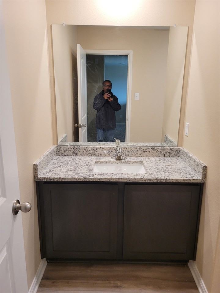 3205 Bowen St - Photo 4 of 12