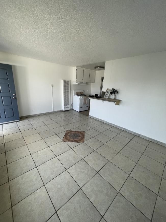 7512 Vineland Ave - Photo 2 of 10