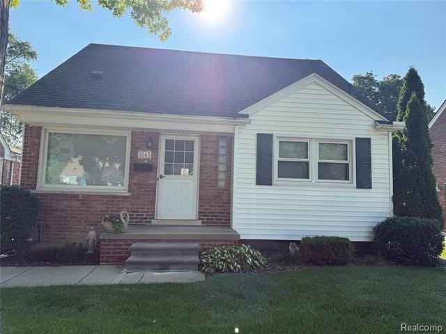 1843 Robindale Ave - Photo 2 of 8