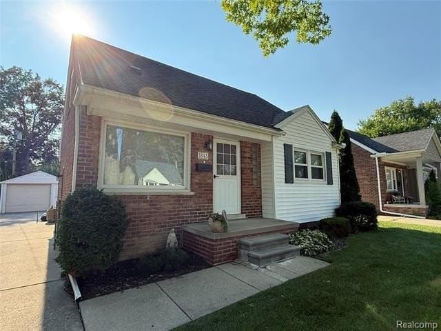 1843 Robindale Ave - Photo 3 of 8