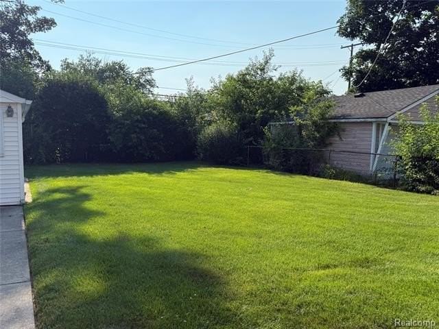 1843 Robindale Ave - Photo 6 of 8