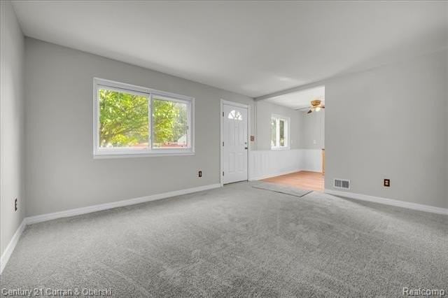 5938 Glenis St - Photo 4 of 20