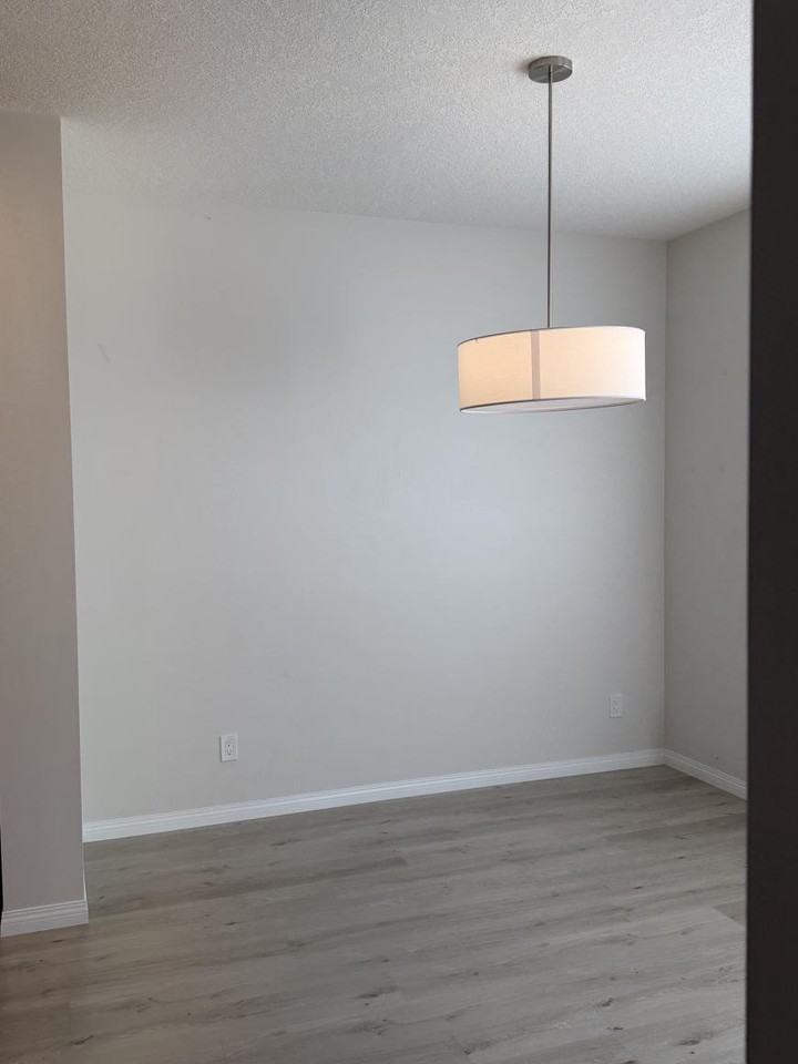 636 35 St Sw - Photo 7 of 10
