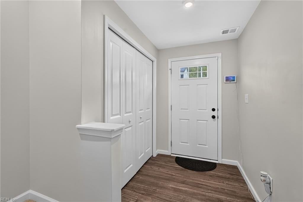 2027 Petersen Way - Photo 2 of 26