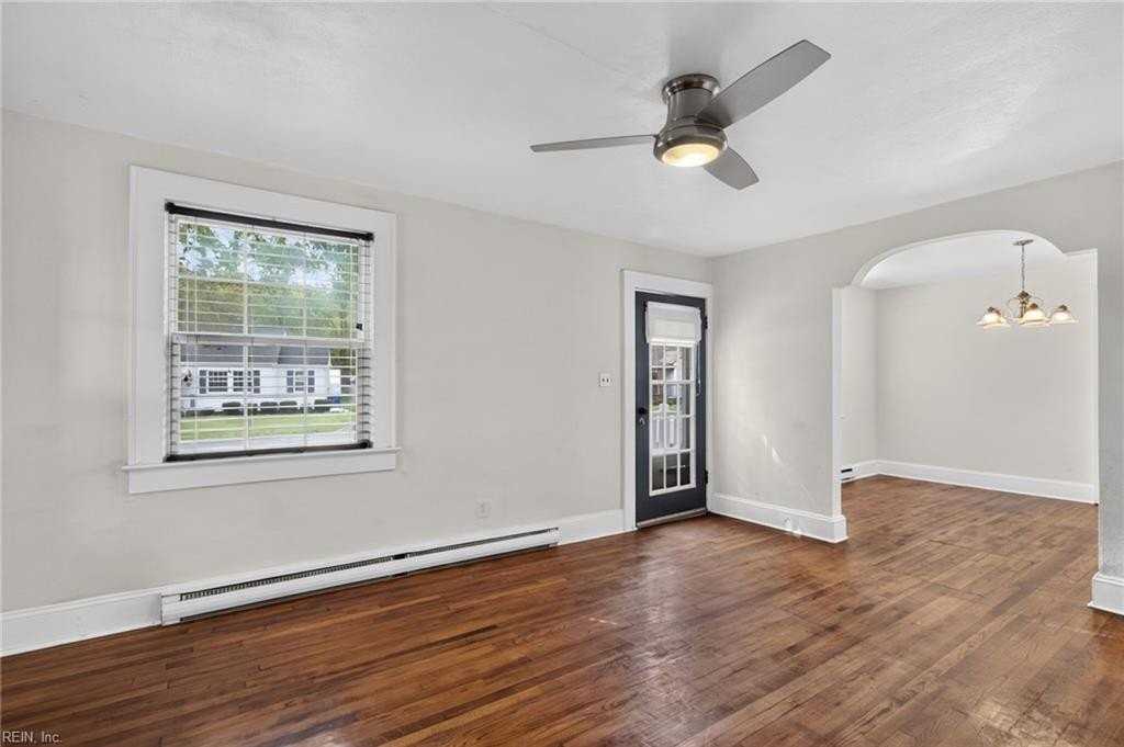 904 Delaware Ave - Photo 3 of 28