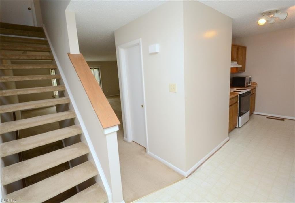 2218 Wood Ibis Way - Photo 4 of 38