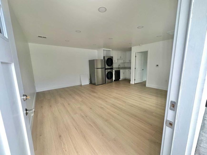 1123 S Crest Dr - Photo 5 of 10