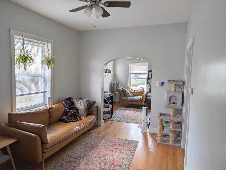 1716 Brown Ave - Photo 3 of 10