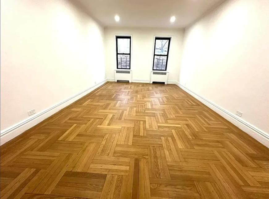 675 Walton Ave - Photo 5 of 8