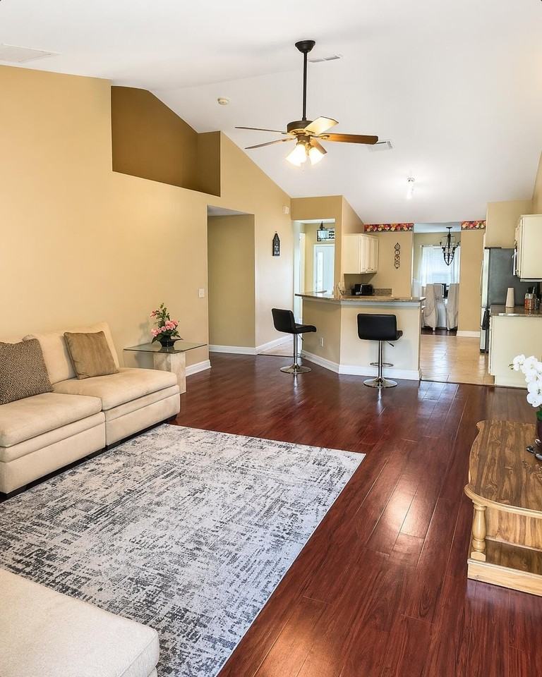 2256 Sw Franklin St - Photo 5 of 17