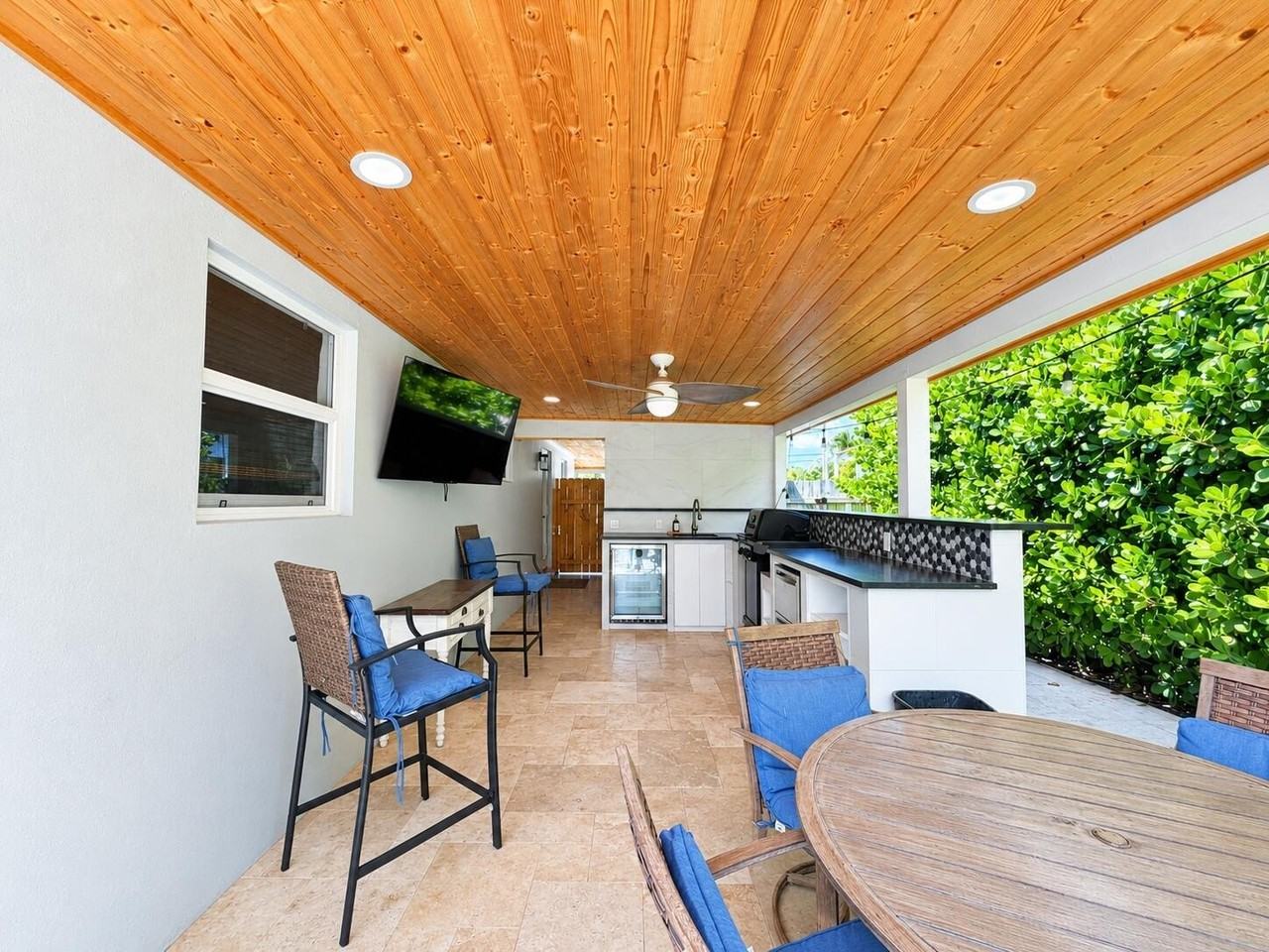 7610 S Olive Ave - Photo 3 of 28