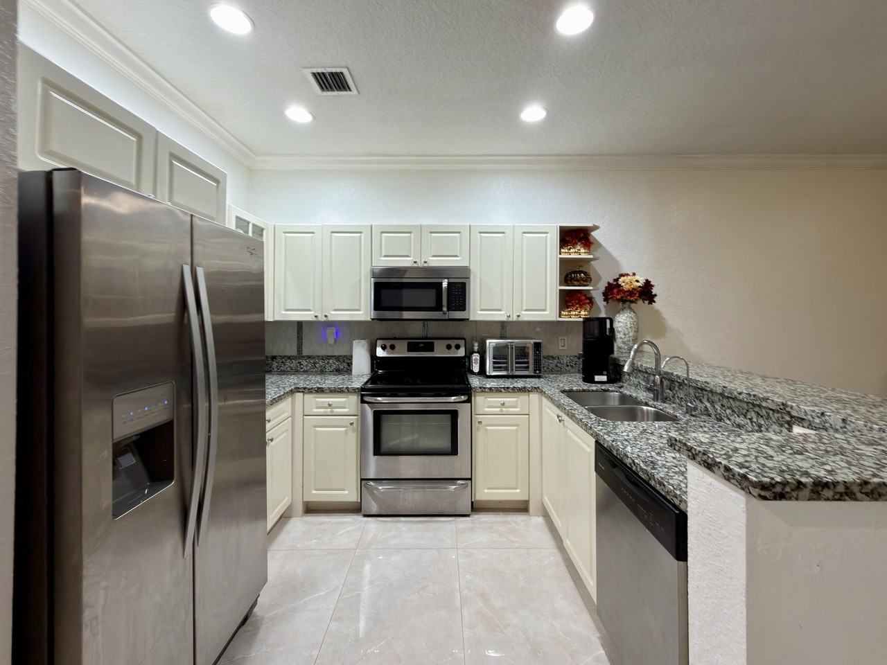 1431 Nw 36th Way - Photo 4 of 31