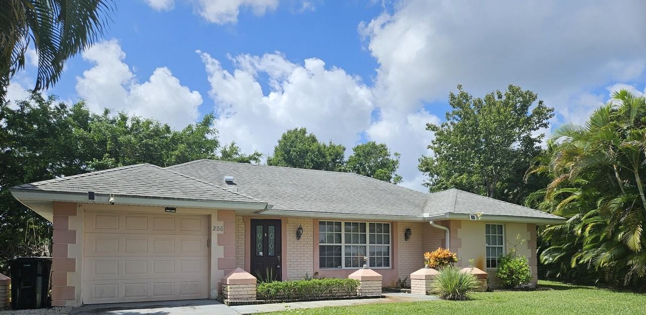 286 Ne Brunson Ct - Photo 2 of 29