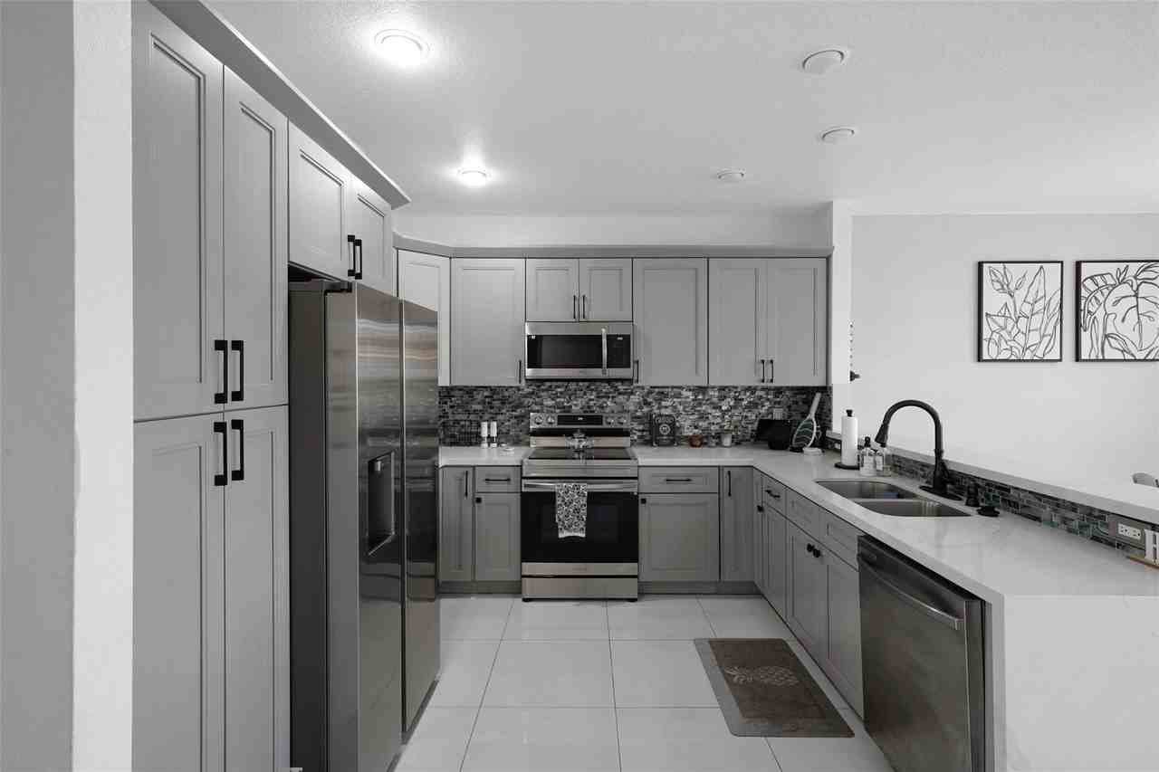 3220 Nw 32nd Ter - Photo 2 of 31