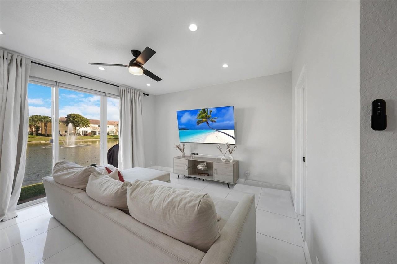 3220 Nw 32nd Ter - Photo 6 of 31