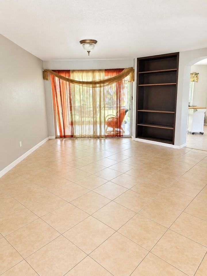 6091 Sugar Loaf Ln - Photo 3 of 12