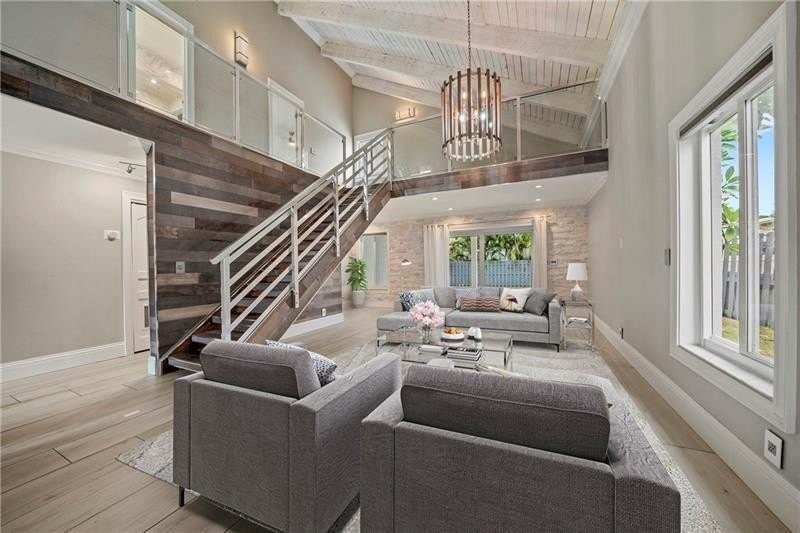 2425 Southridge Rd - Photo 3 of 50